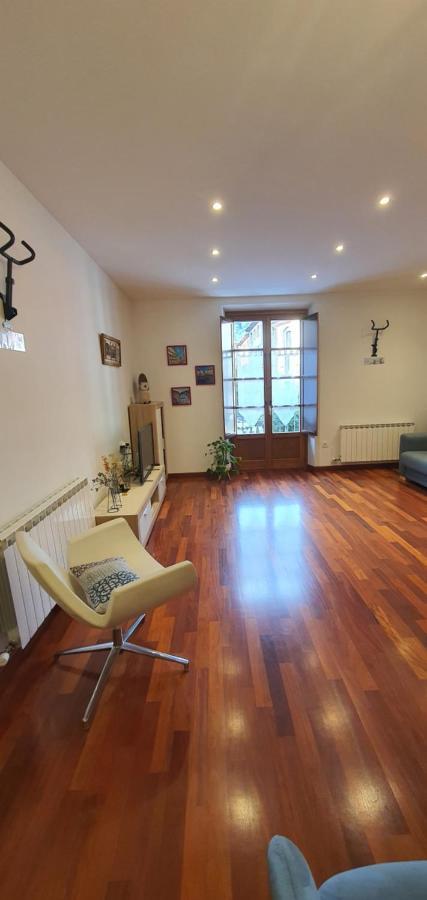 El Mussol De La Vila Camprodon, Balconets Amb Vistes A La Placa ภายนอก รูปภาพ